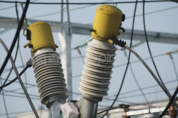 高壓電線和變壓器